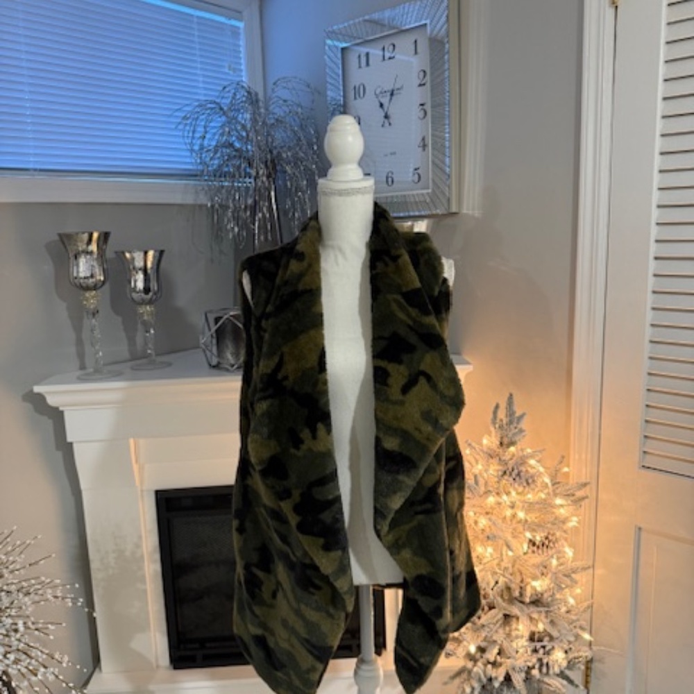 Gorgeous Camo Vest